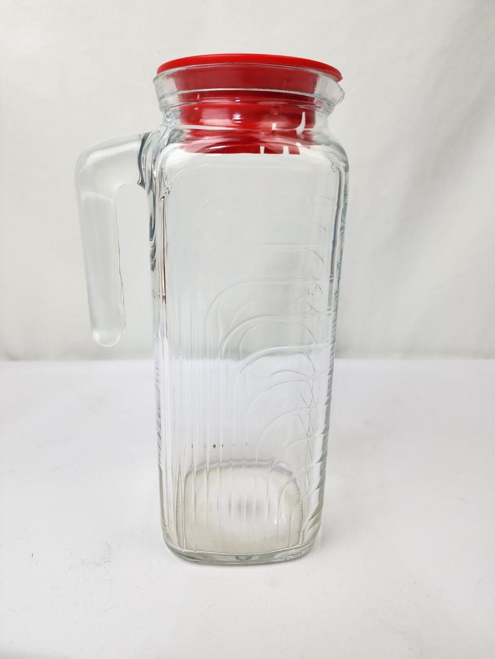 Covetro Ribbed Glass 9" Refrigerator Juice Water 40oz Pitcher w/Handle Red Lid
